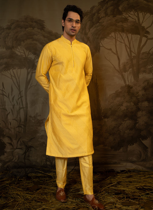 yellow-pintuck-kurta-set-with-zipper-opening