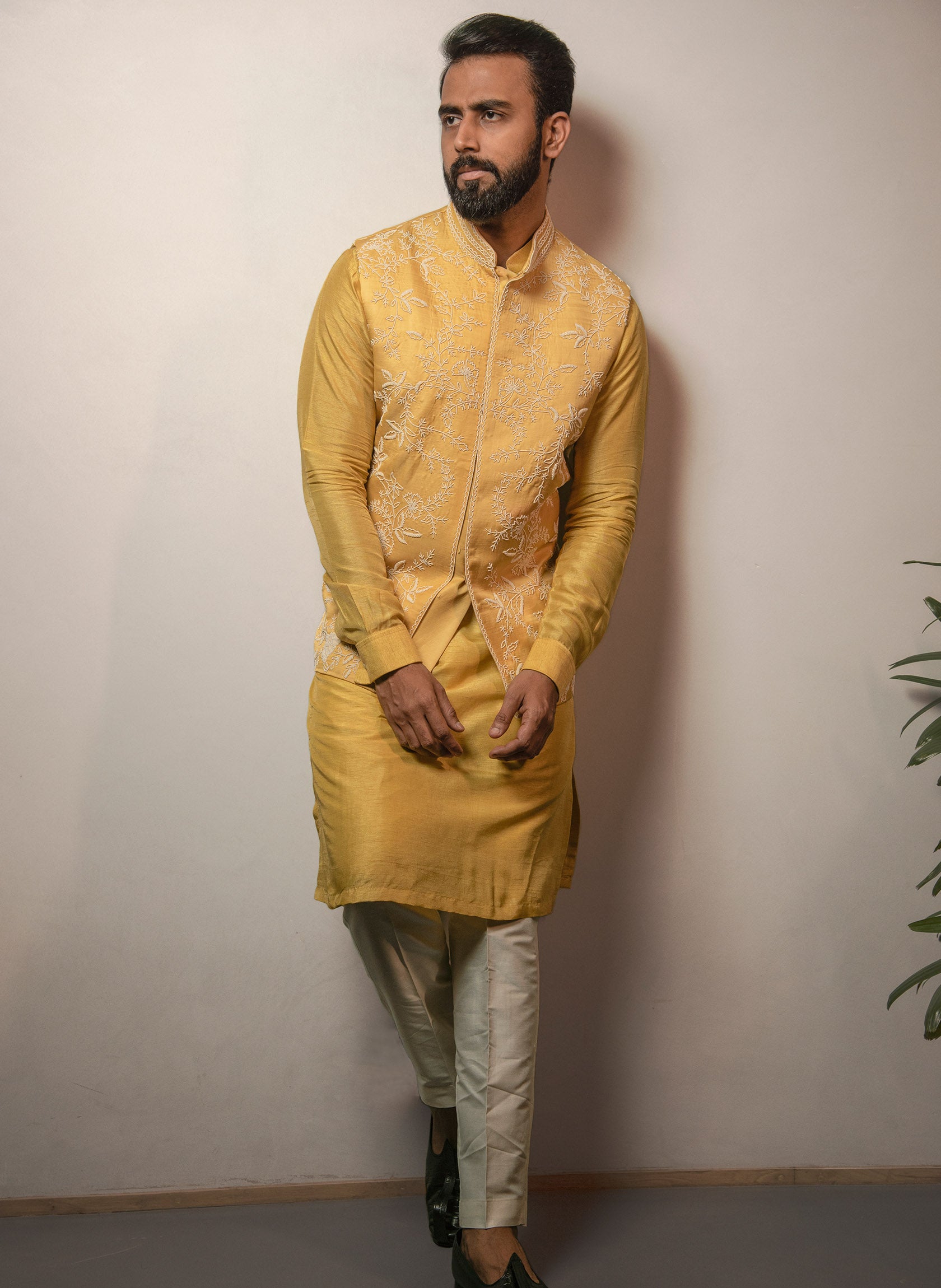yellow-embroidered-bandi-with-kurta-set