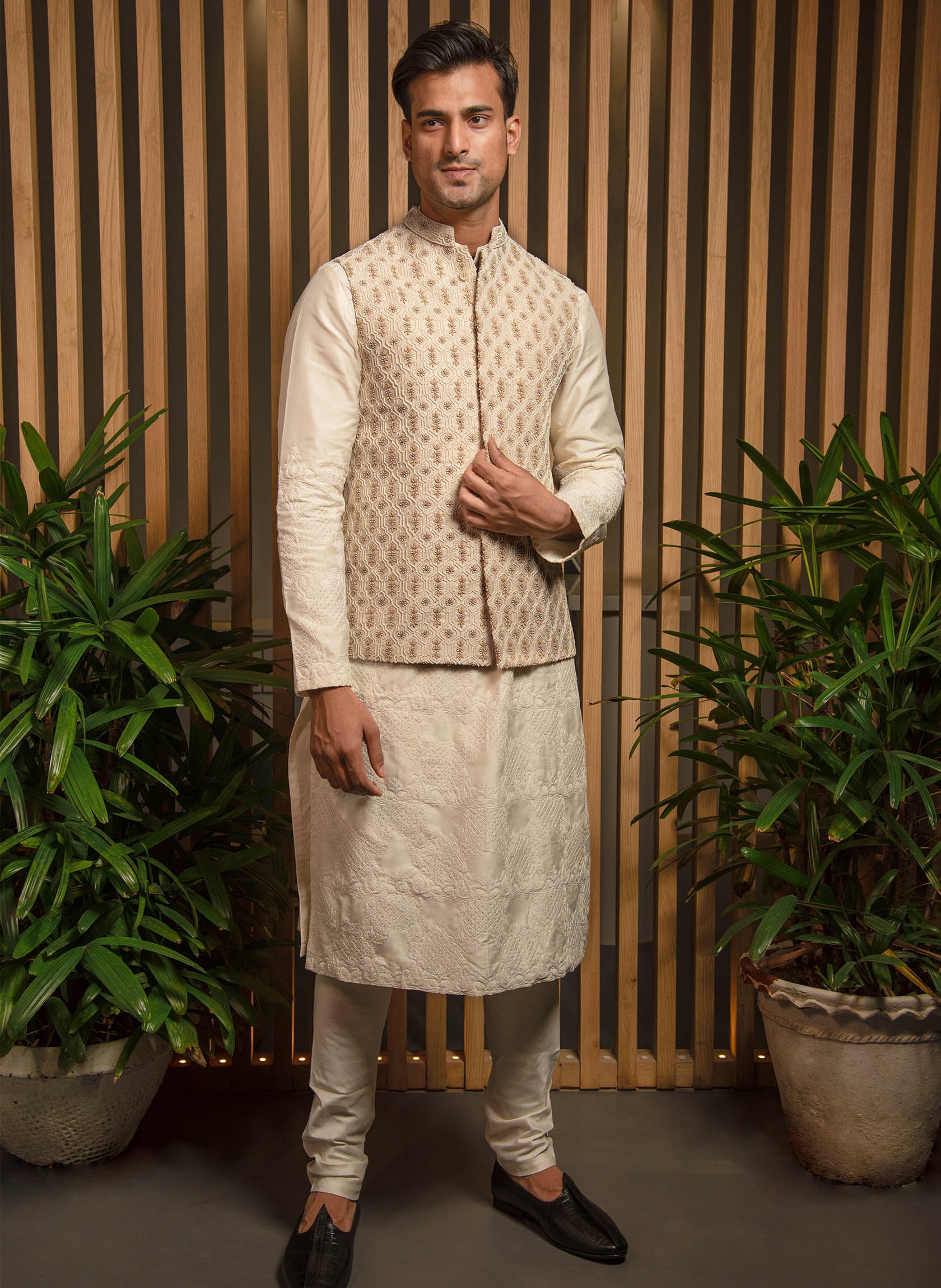 ivory-raw-silk-embroidered-bandi-with-kurta-set