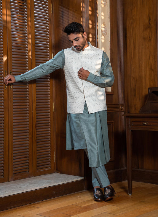 hand-embroidered-bandi-with-asymmetric-kurta-set