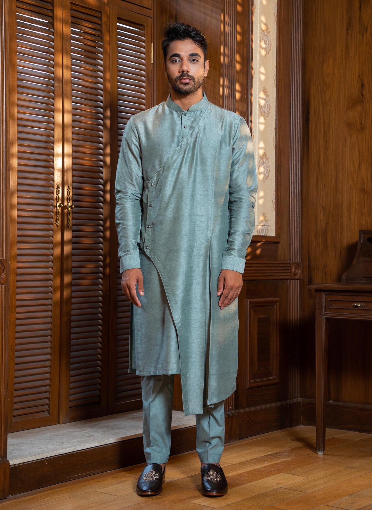 hand-embroidered-bandi-with-asymmetric-kurta-set