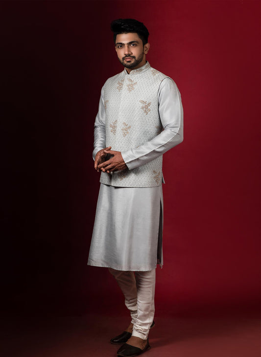 hand-embroidered-jacket-with-kurta-set