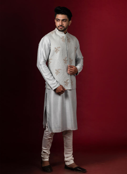 hand-embroidered-jacket-with-kurta-set