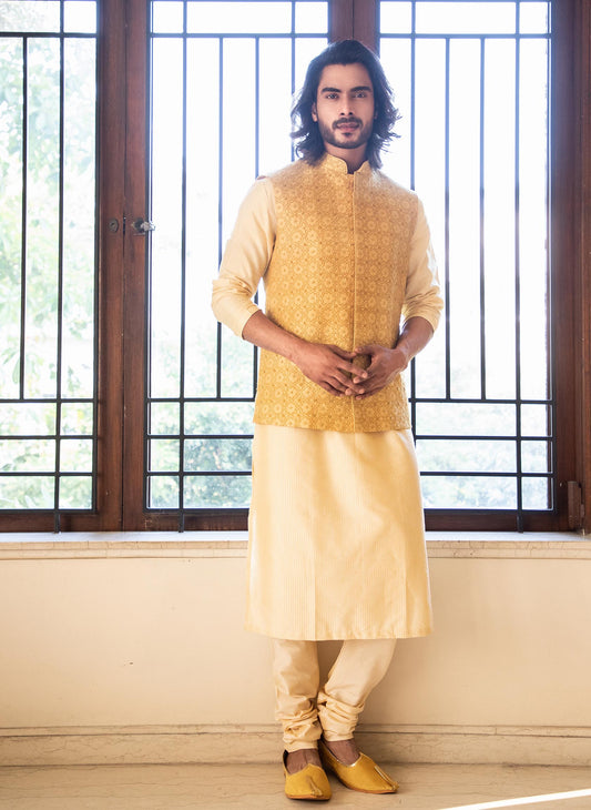 yellow-embroidered-jacket-with-contrast-kurta-set