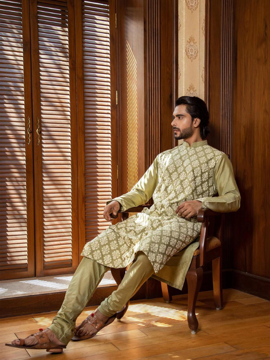 Why Gifting a Kurta is Ideal for Father's Day?